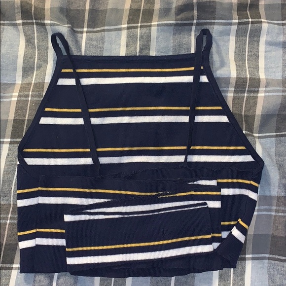 Wrap crop top - Picture 2 of 3